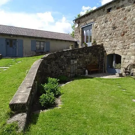 Charmante Maison En Nature Avec Table D'hotes Et Activites A Proximite - Fr-1-582-520 * Saint-Jeures